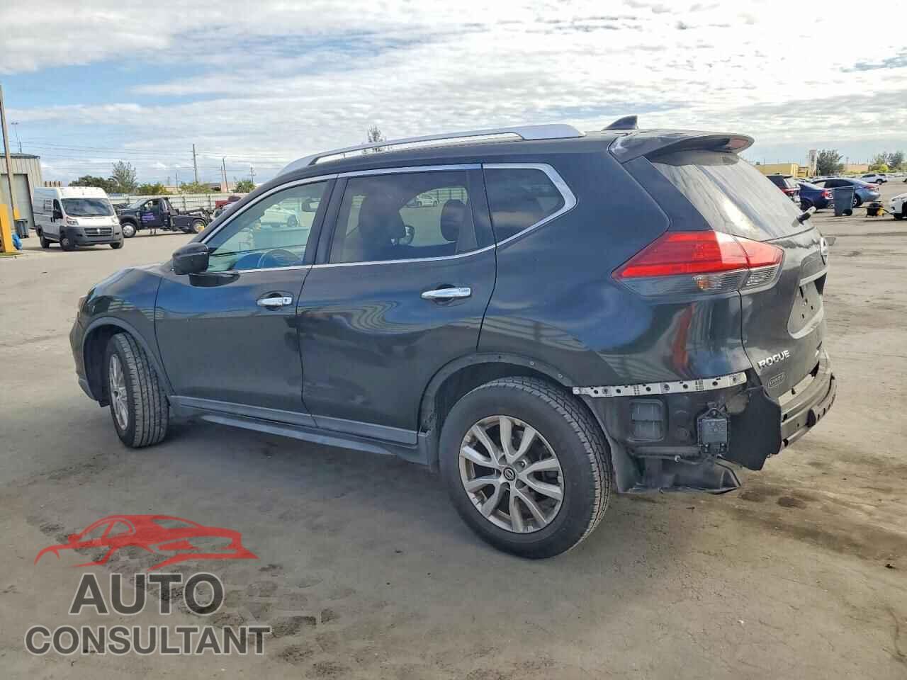 NISSAN ROGUE 2017 - KNMAT2MT8HP504763