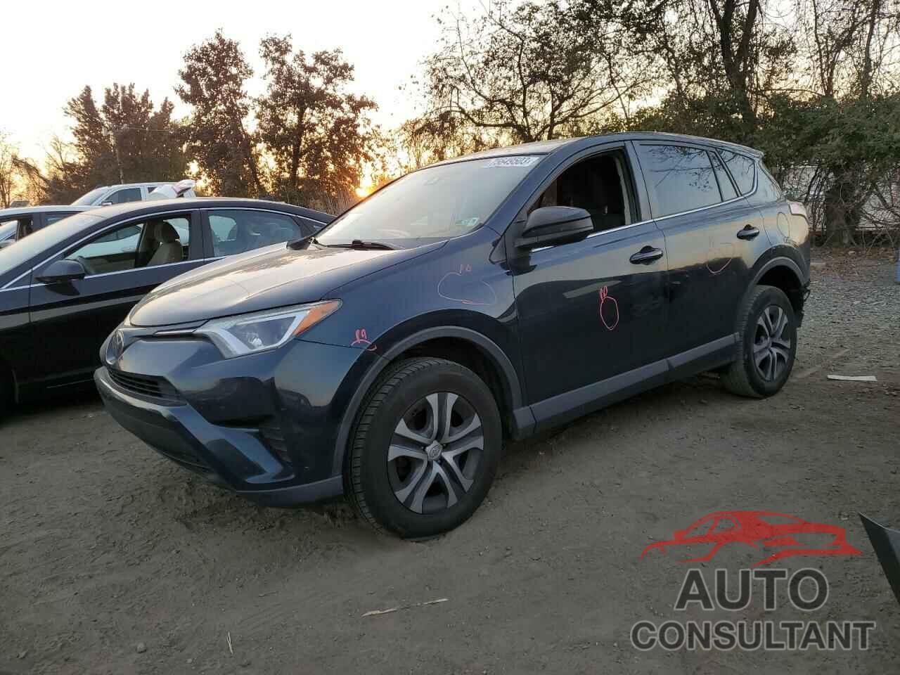 TOYOTA RAV4 2018 - JTMBFREV1JJ204513