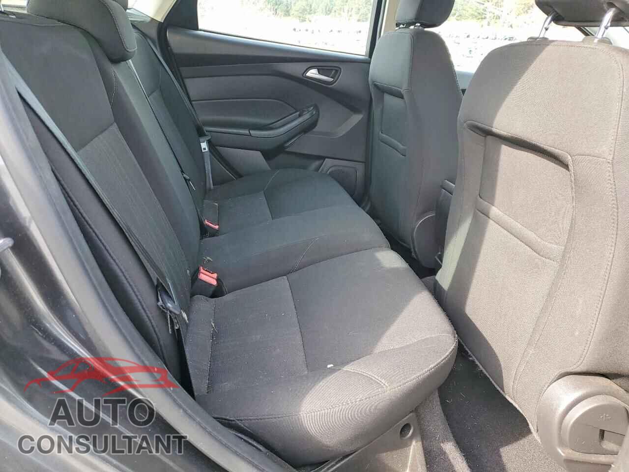 FORD FOCUS 2016 - 1FADP3K26GL397015