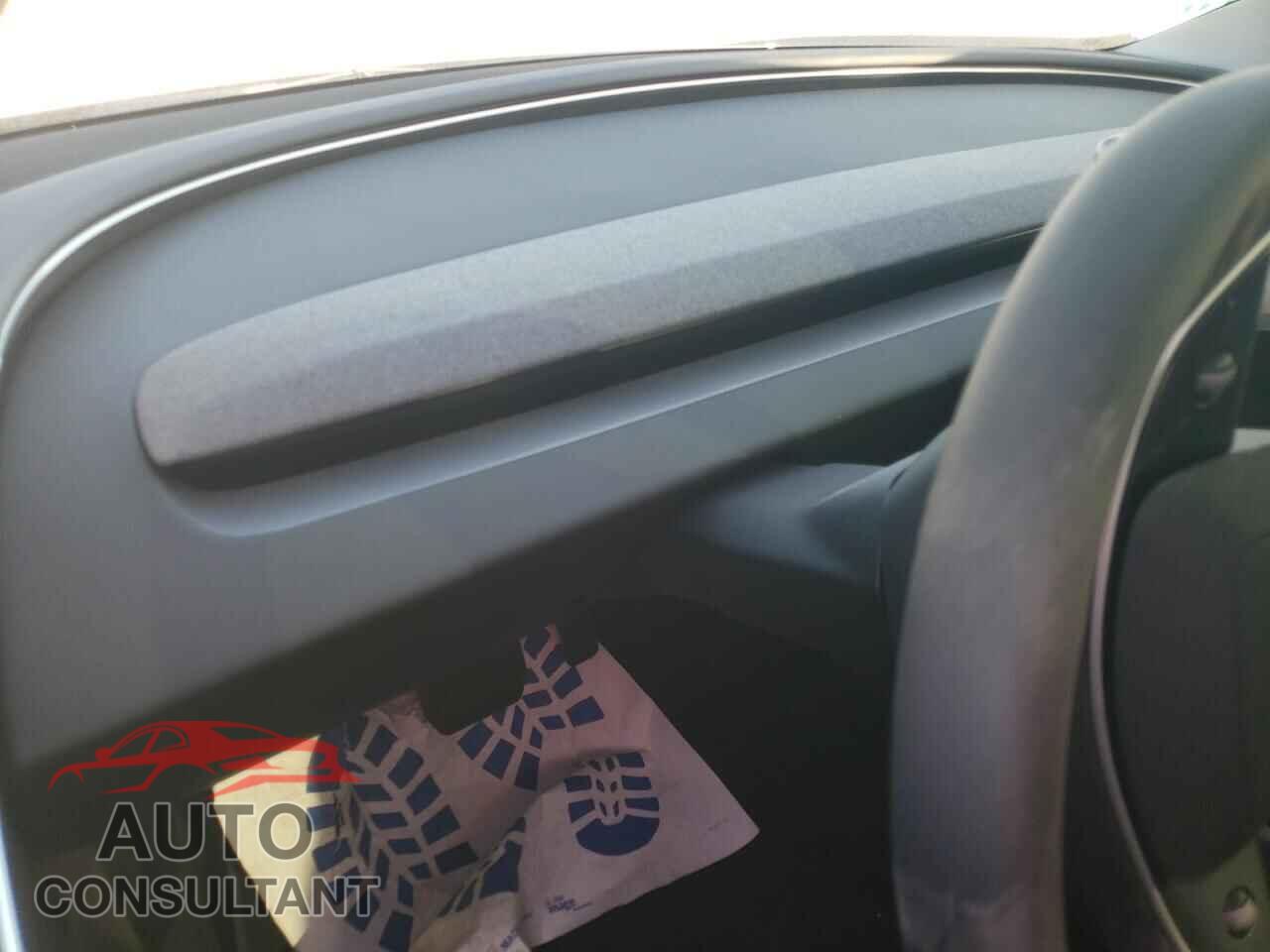 TESLA MODEL 3 2024 - 5YJ3E1EB2RF819461