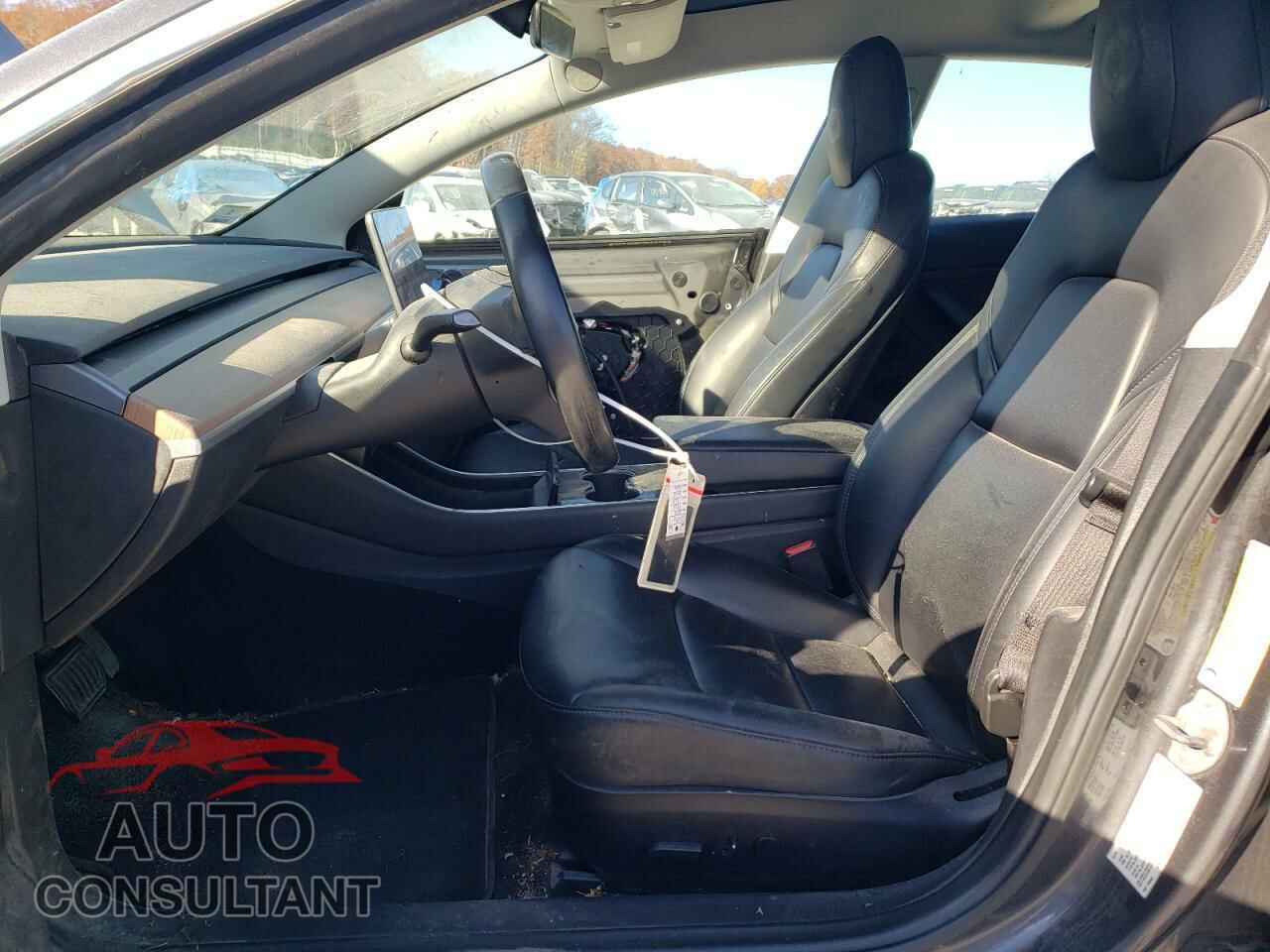 TESLA MODEL 3 2019 - 5YJ3E1EB5KF205638