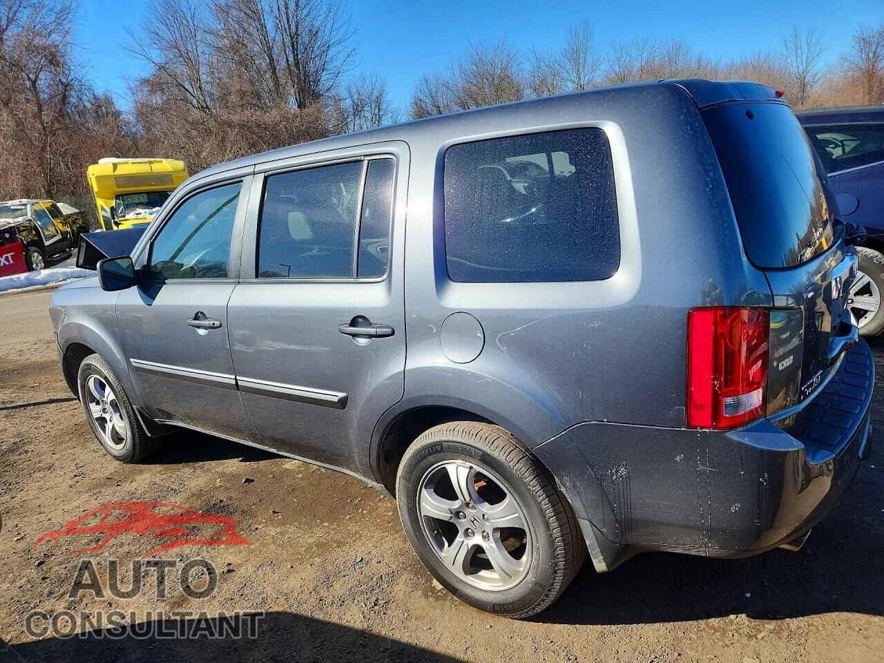 HONDA PILOT 2013 - 5FNYF4H46DB023242