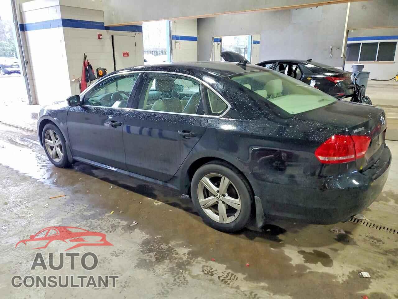 VOLKSWAGEN PASSAT 2015 - 1VWAT7A35FC119227