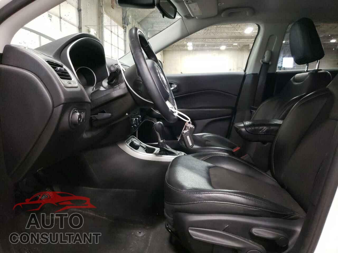 JEEP COMPASS 2018 - 3C4NJDBB2JT418332