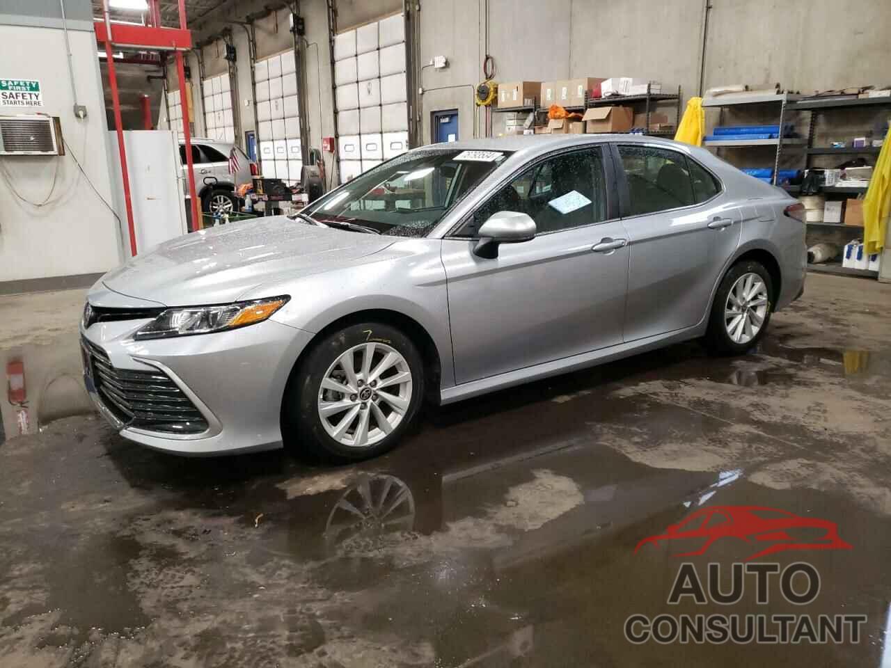 TOYOTA CAMRY 2022 - 4T1C11AK1NU647969