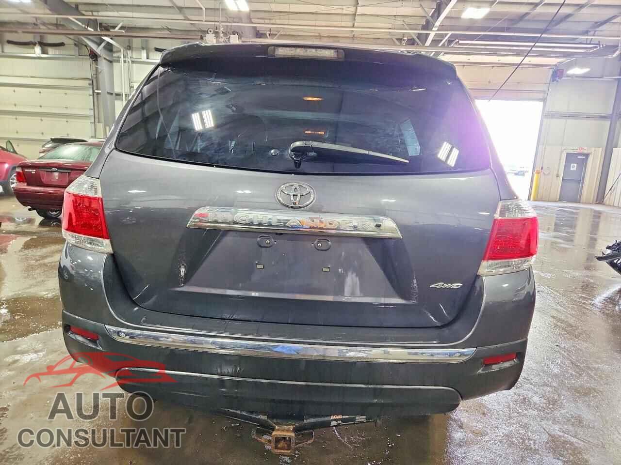 TOYOTA HIGHLANDER 2013 - 5TDBK3EH8DS210383