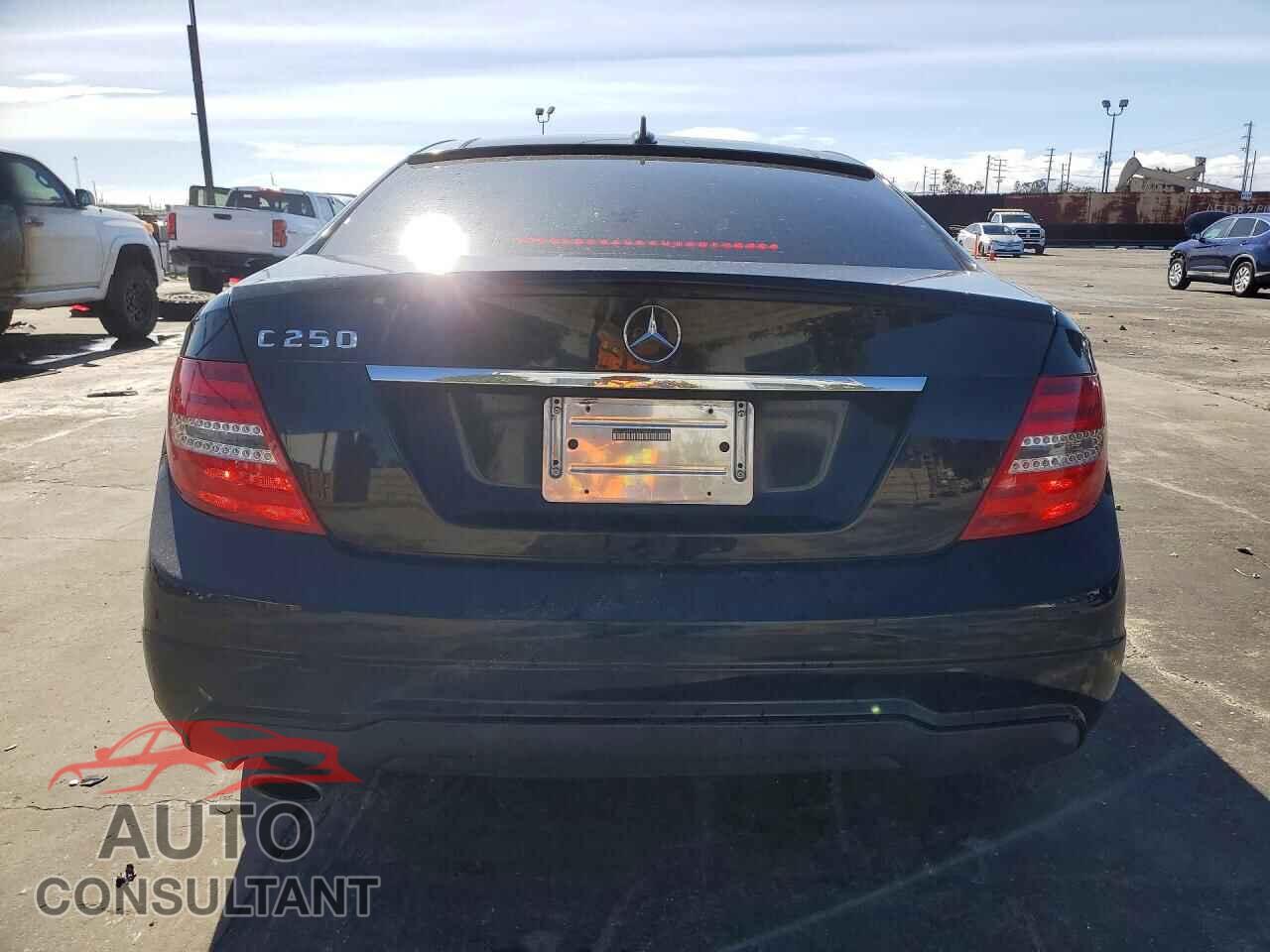MERCEDES-BENZ C-CLASS 2012 - WDDGJ4HB0CF940251