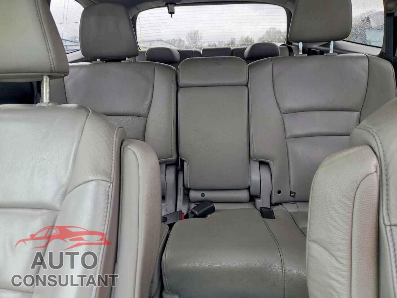 HONDA PILOT 2017 - 5FNYF6H56HB094581