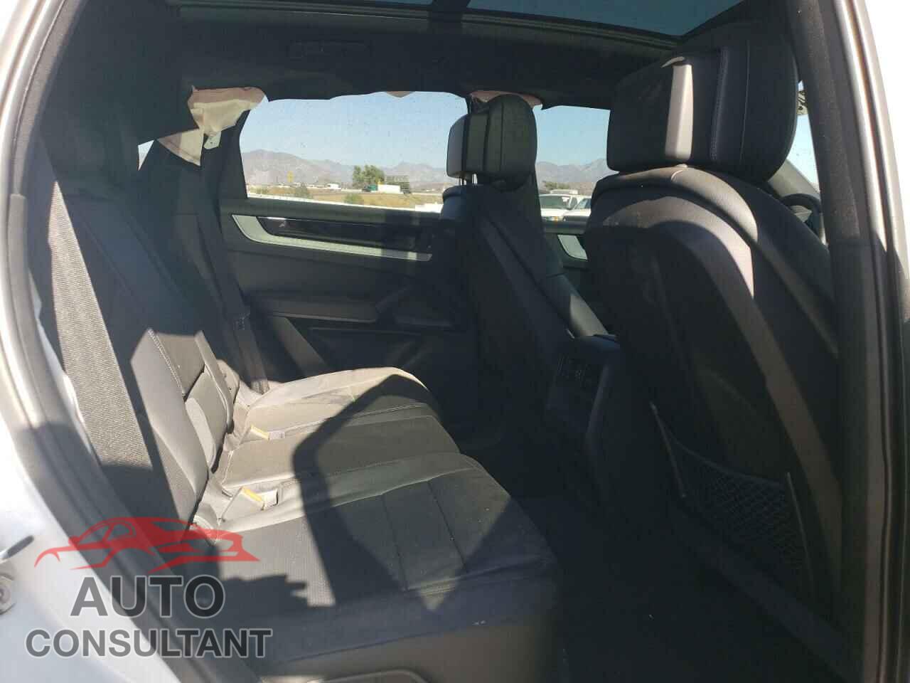 PORSCHE CAYENNE 2024 - WP1AA2AY1RDA04578