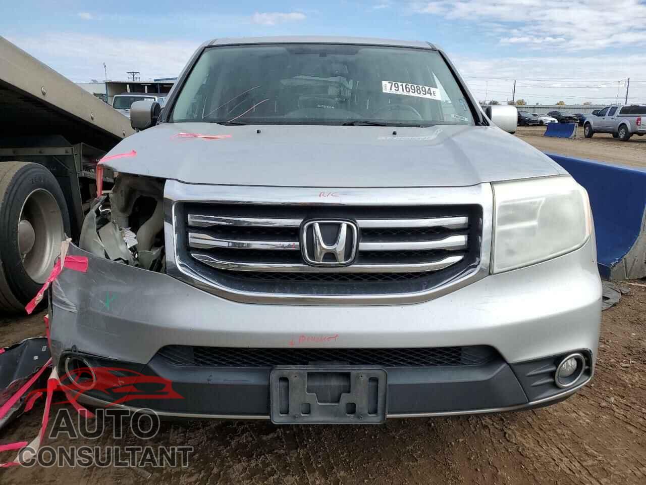 HONDA PILOT 2013 - 5FNYF4H50DB006431
