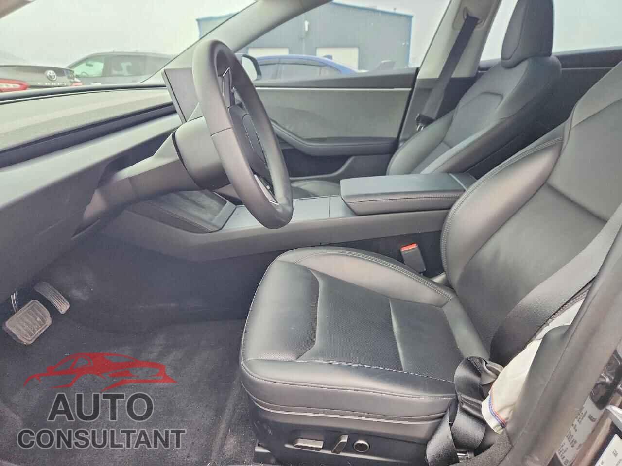 TESLA MODEL 3 2025 - 5YJ3E1EA3SF923177