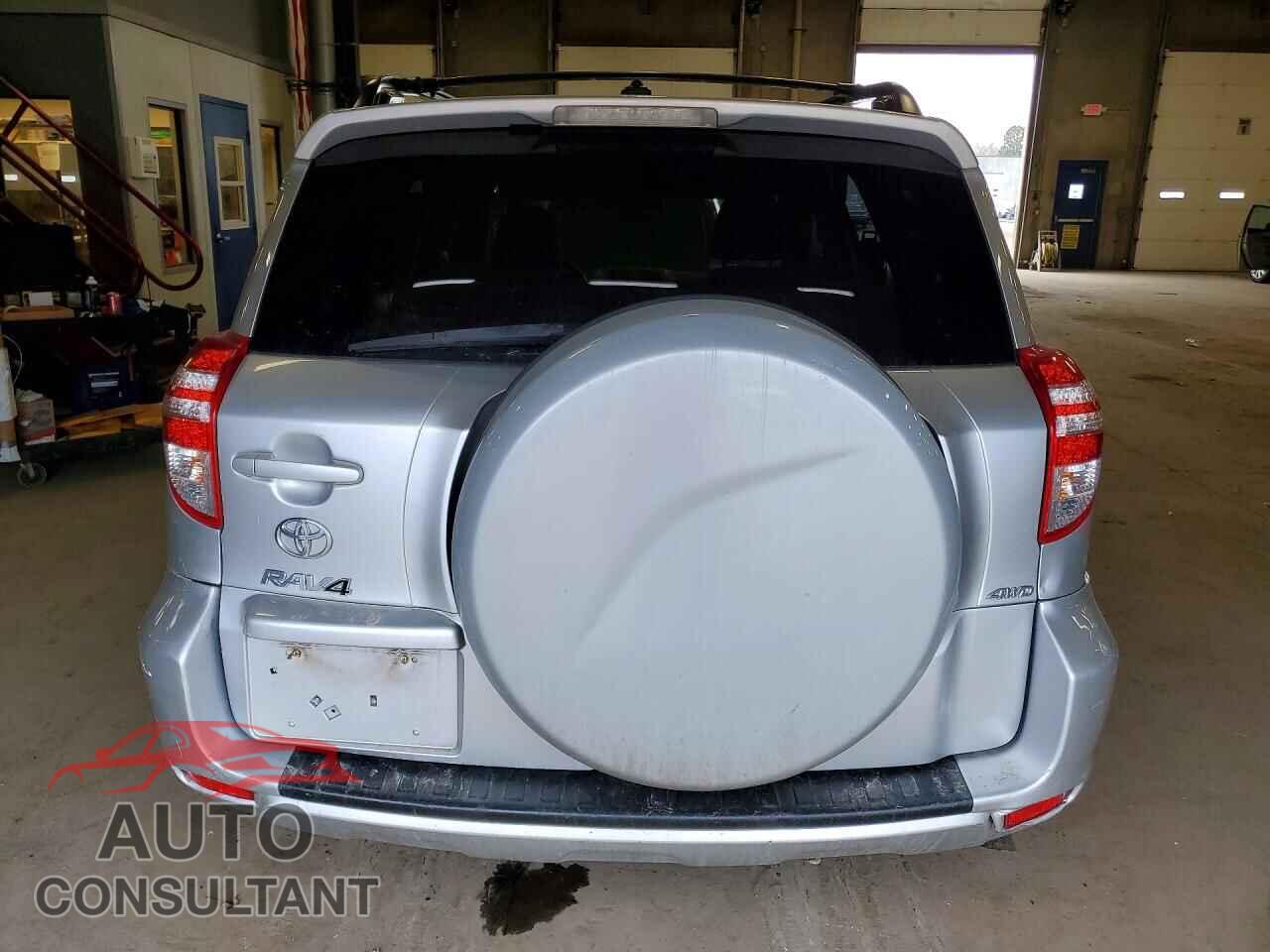 TOYOTA RAV4 2011 - 2T3BF4DV8BW084779