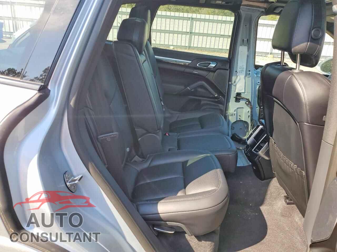 PORSCHE CAYENNE 2017 - WP1AA2A23HKA86349