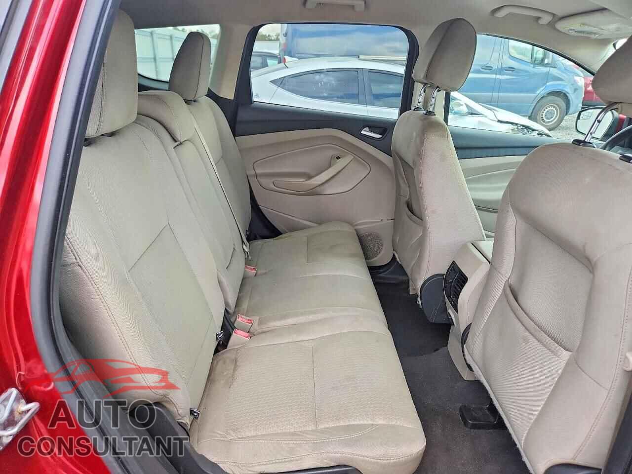 FORD ESCAPE 2017 - 1FMCU0G99HUC53193