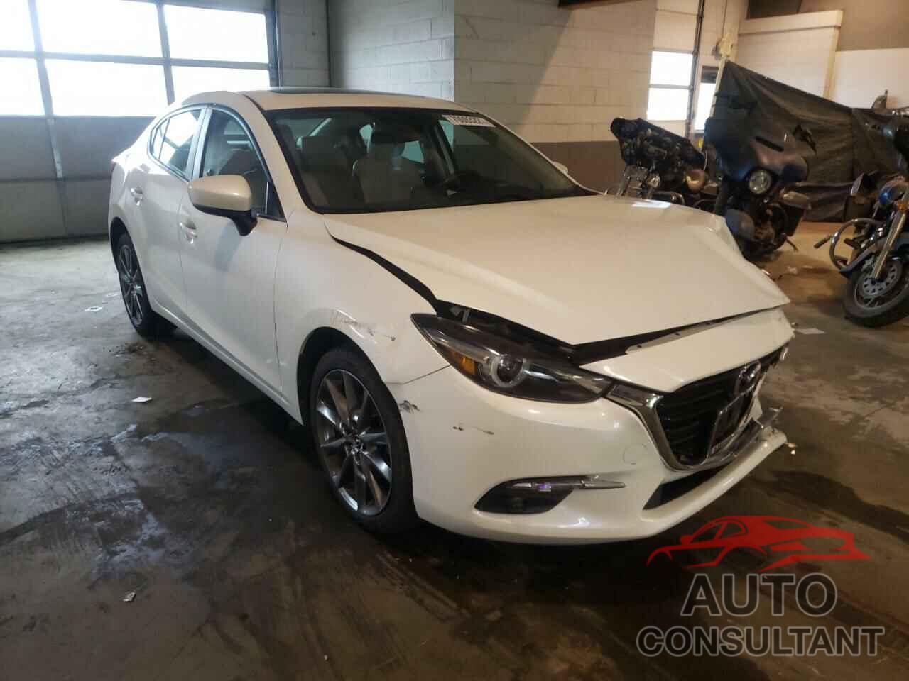 MAZDA 3 2018 - 3MZBN1W30JM195191