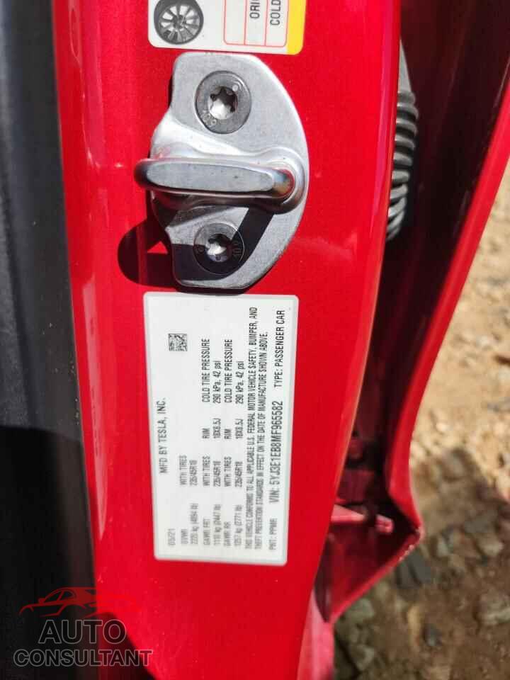TESLA MODEL 3 2021 - 5YJ3E1EB8MF965582