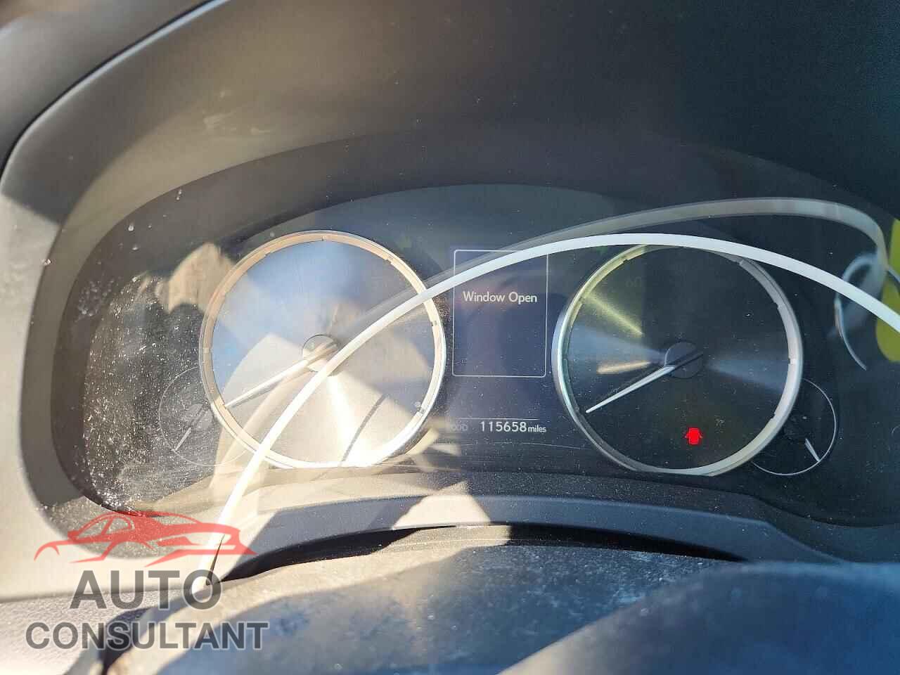 LEXUS IS 2018 - JTHC81D20J5026009