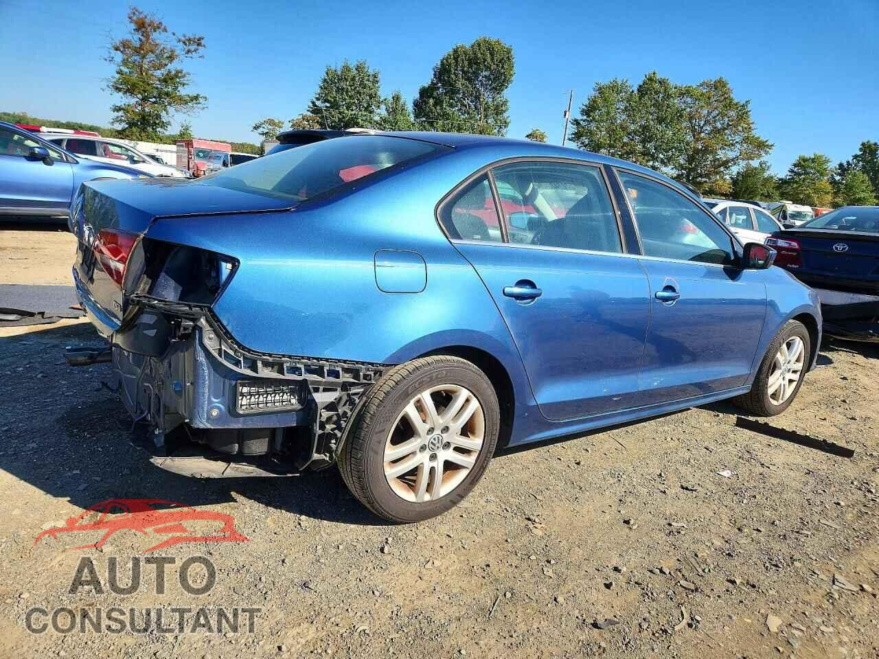 VOLKSWAGEN JETTA 2017 - 3VW2B7AJXHM256087