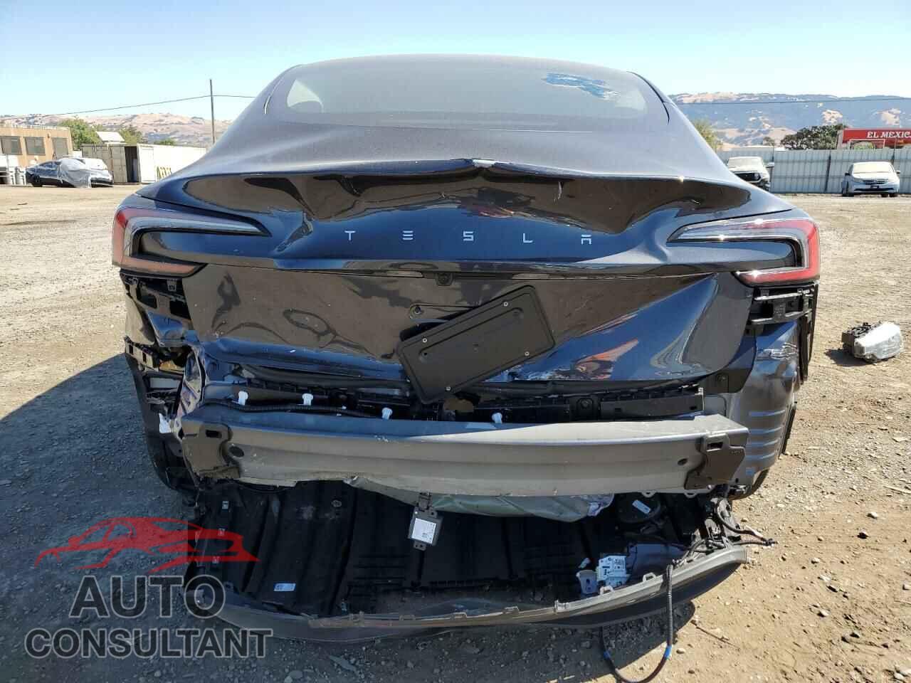 TESLA MODEL 3 2024 - 5YJ3E1EA4RF743197