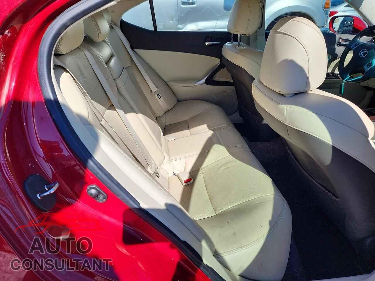 LEXUS IS 2013 - JTHCF5C28D5063294