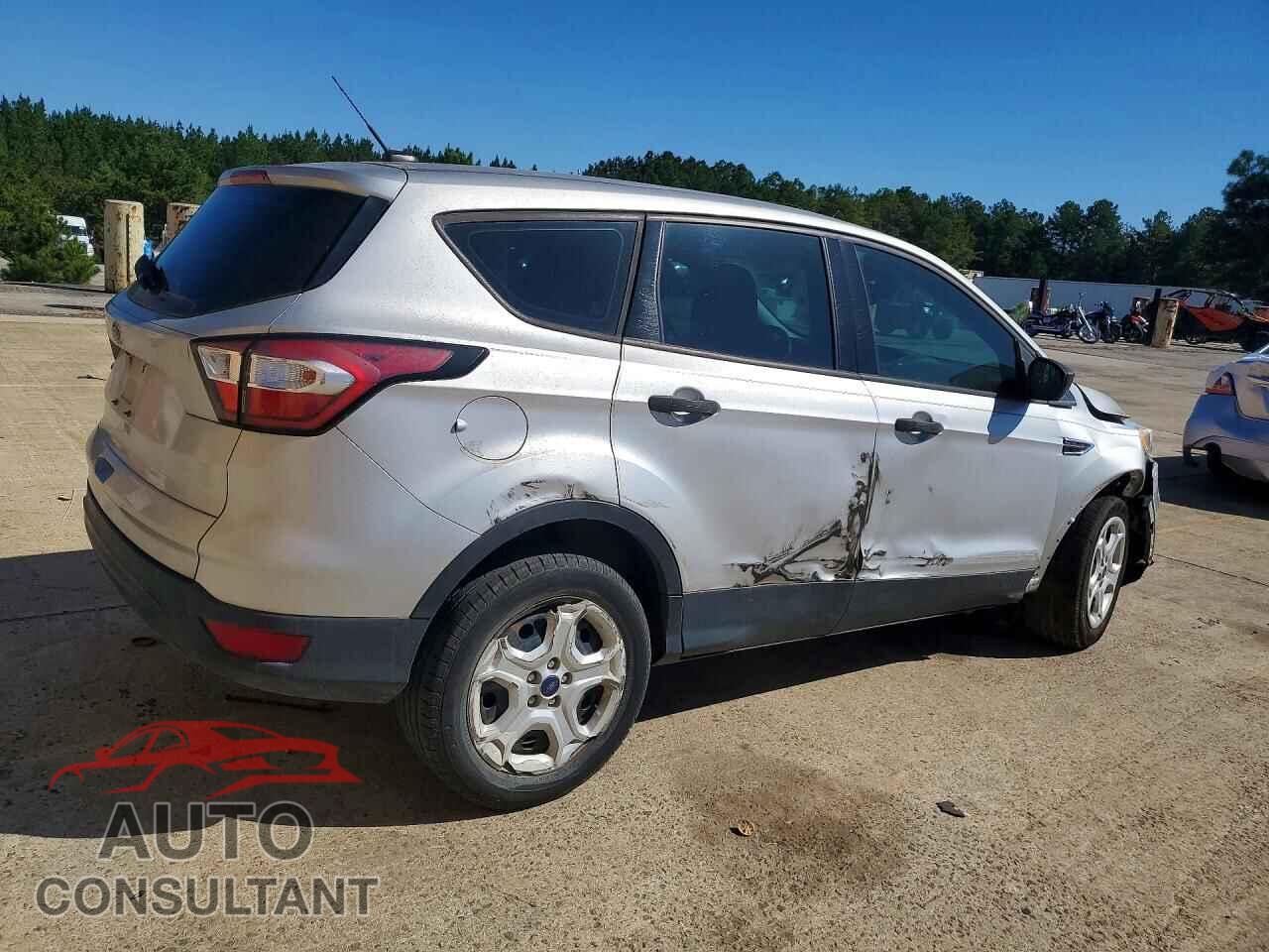 FORD ESCAPE 2017 - 1FMCU0F71HUD48623