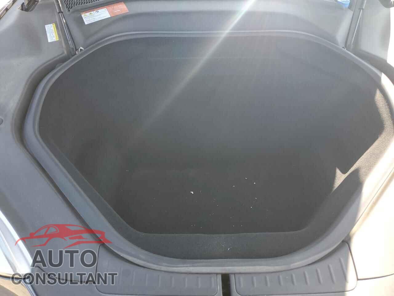 TESLA MODEL S 2015 - 5YJSA1E44FF106503