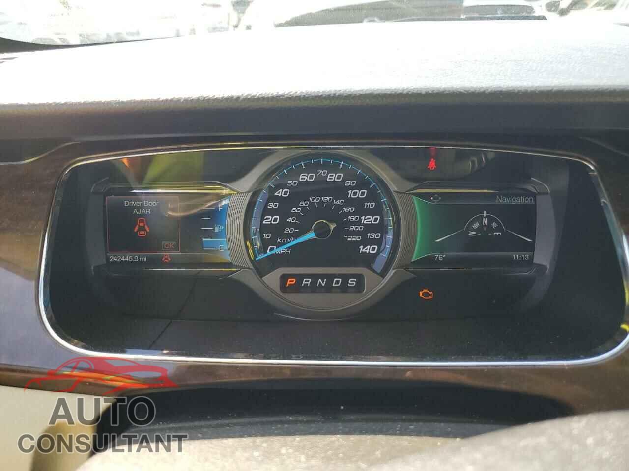FORD TAURUS 2017 - 1FAHP2F84HG124093