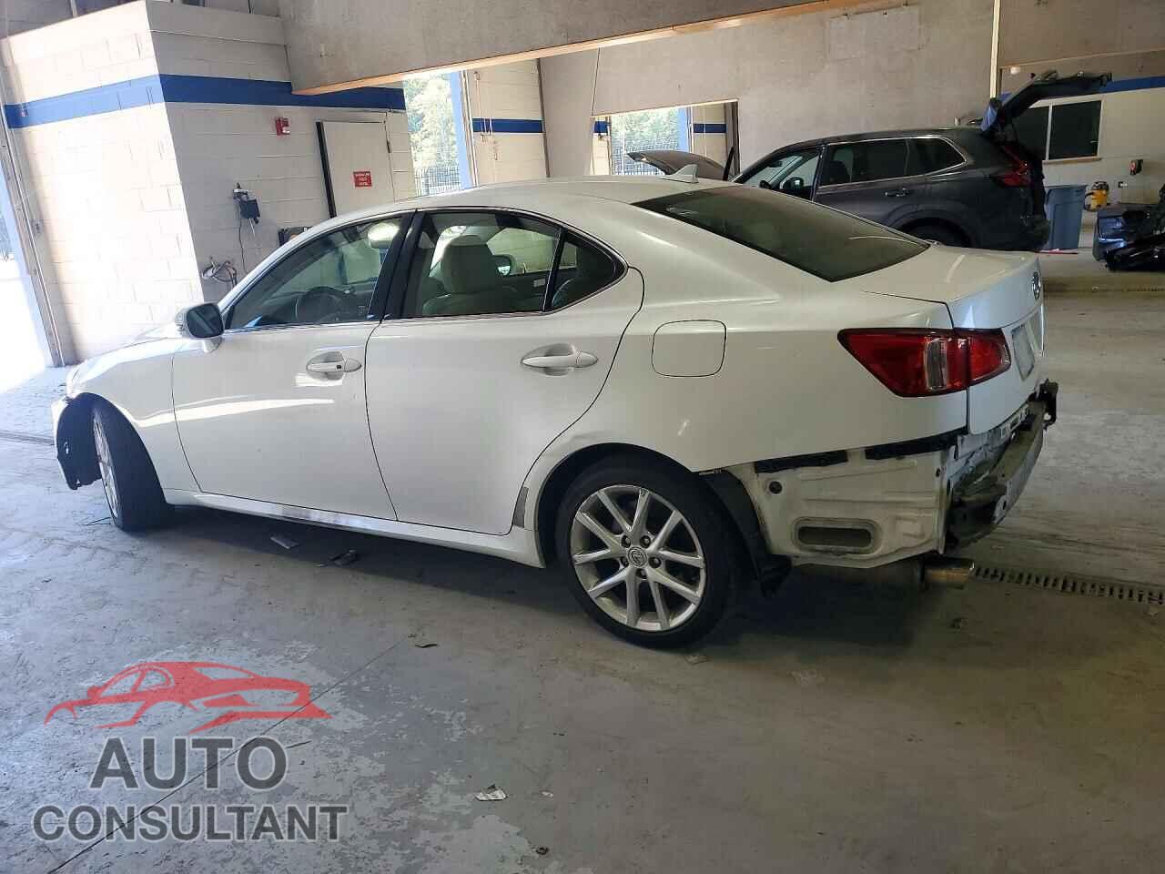 LEXUS IS 2012 - JTHCE5C2XC5002160