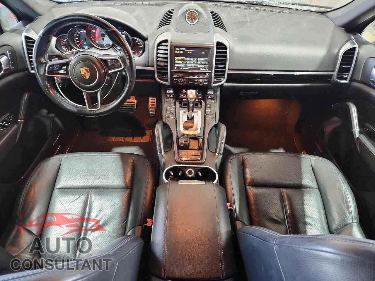 PORSCHE CAYENNE 2015 - WP1AB2A21FLA60644