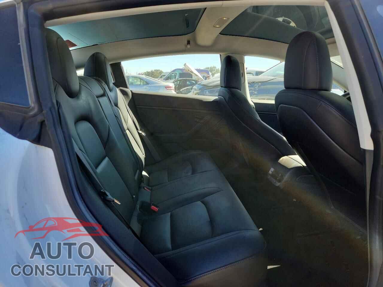 TESLA MODEL 3 2018 - 5YJ3E1EA1JF045036