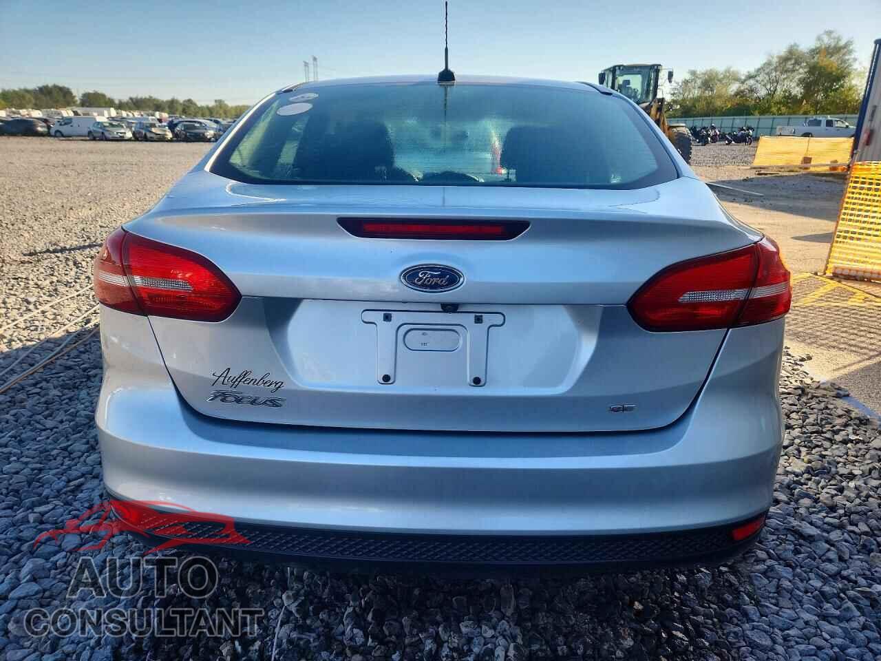 FORD FOCUS 2017 - 1FADP3F27HL243571