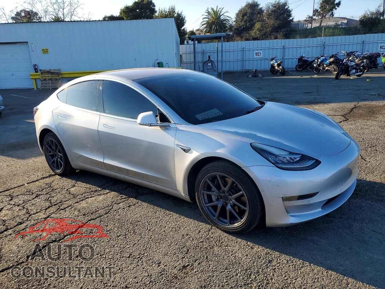TESLA MODEL 3 2018 - 5YJ3E1EB6JF100198