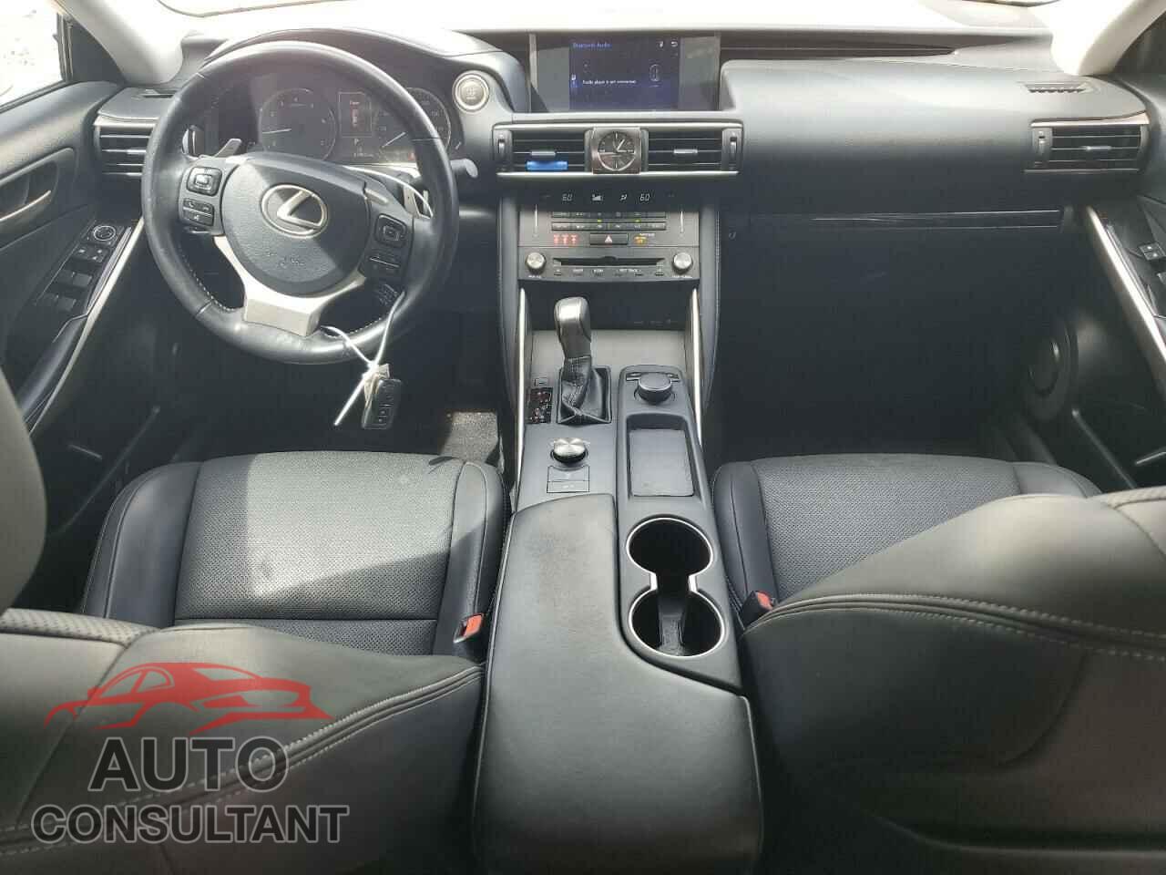 LEXUS IS 2018 - JTHBA1D22J5074871