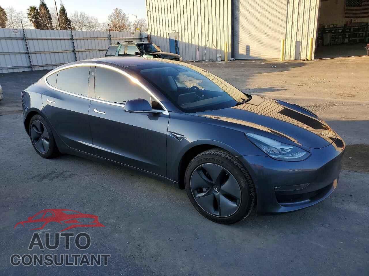 TESLA MODEL 3 2018 - 5YJ3E1EA5JF158567