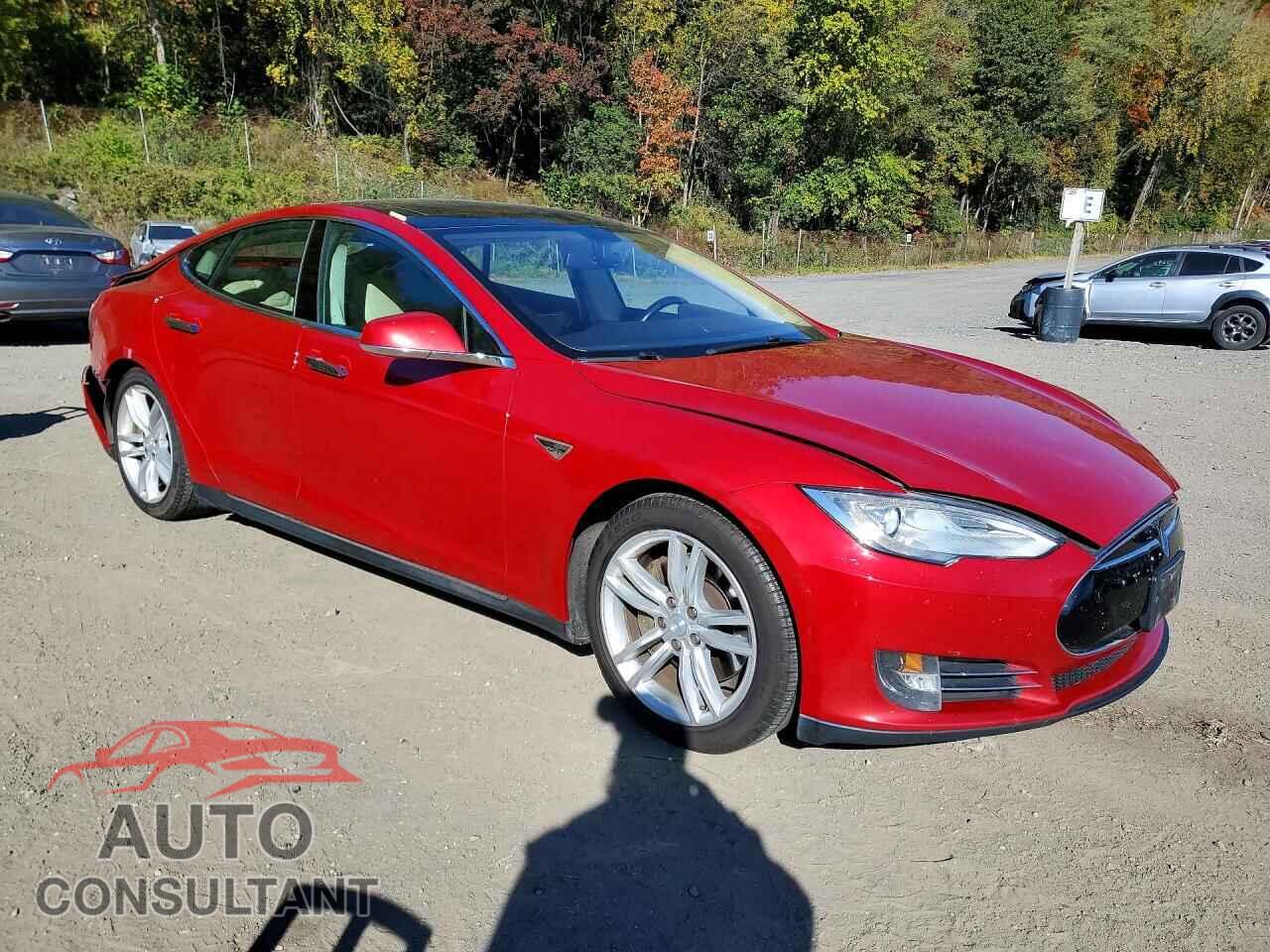 TESLA MODEL S 2013 - 5YJSA1CN5DFP15673