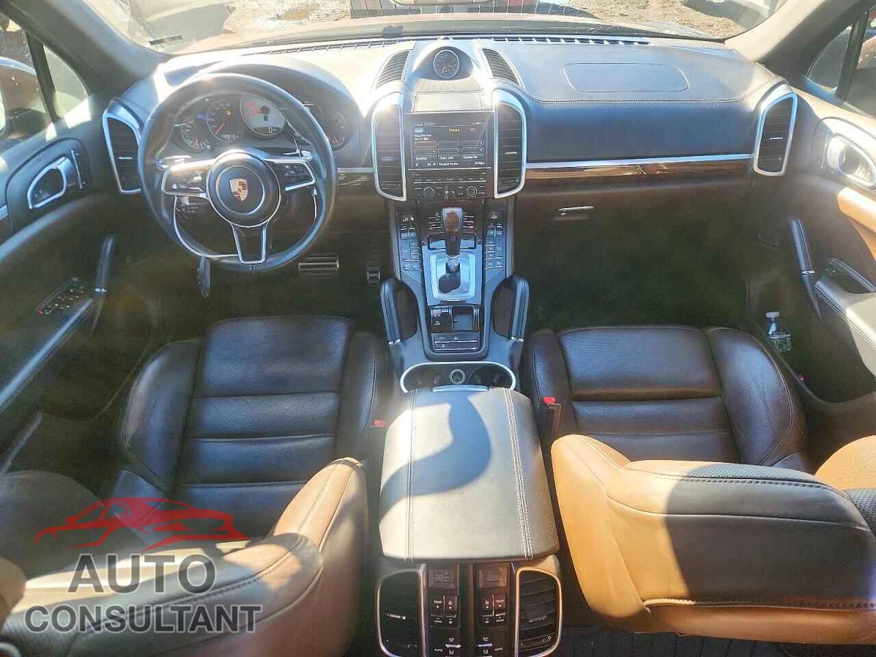 PORSCHE CAYENNE 2015 - WP1AB2A26FLA60042