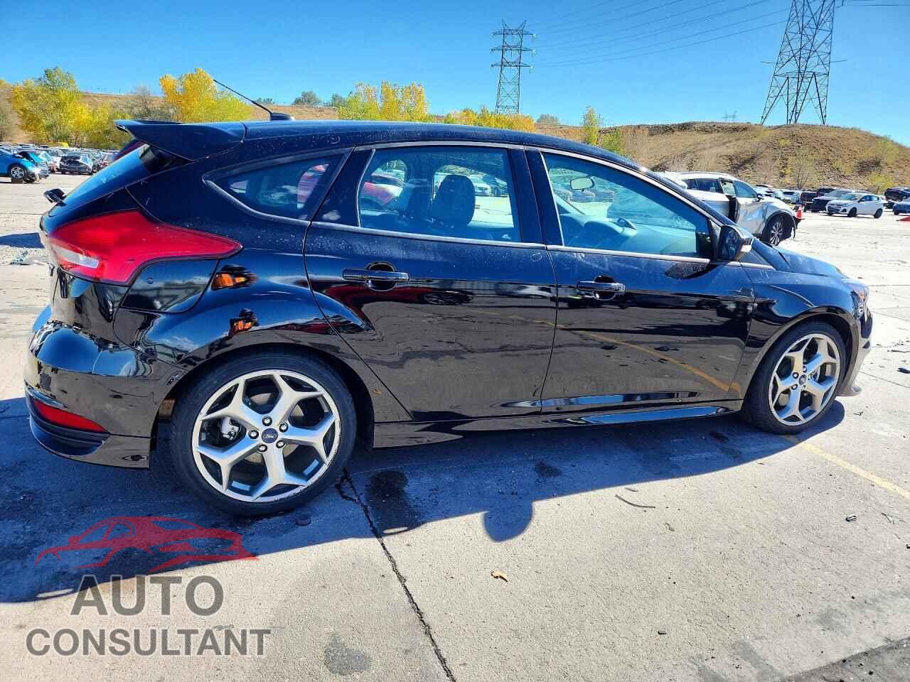 FORD FOCUS 2017 - 1FADP3L96HL284503