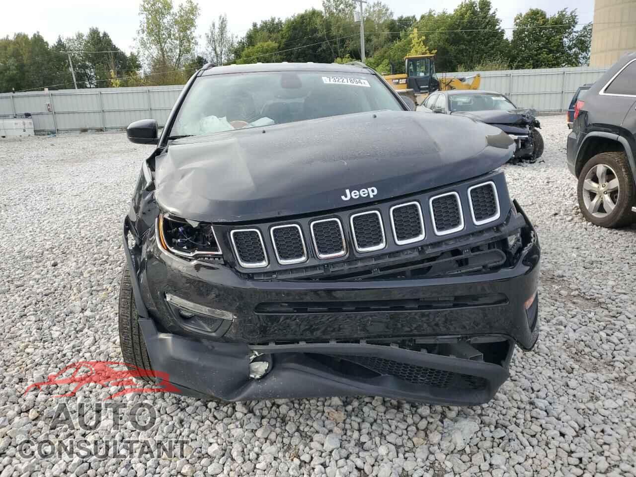 JEEP COMPASS 2018 - 3C4NJDBB0JT200552
