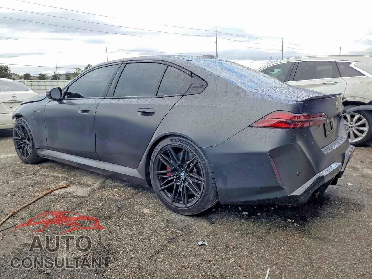 BMW M5 2025 - WBS83FK03SCU77056