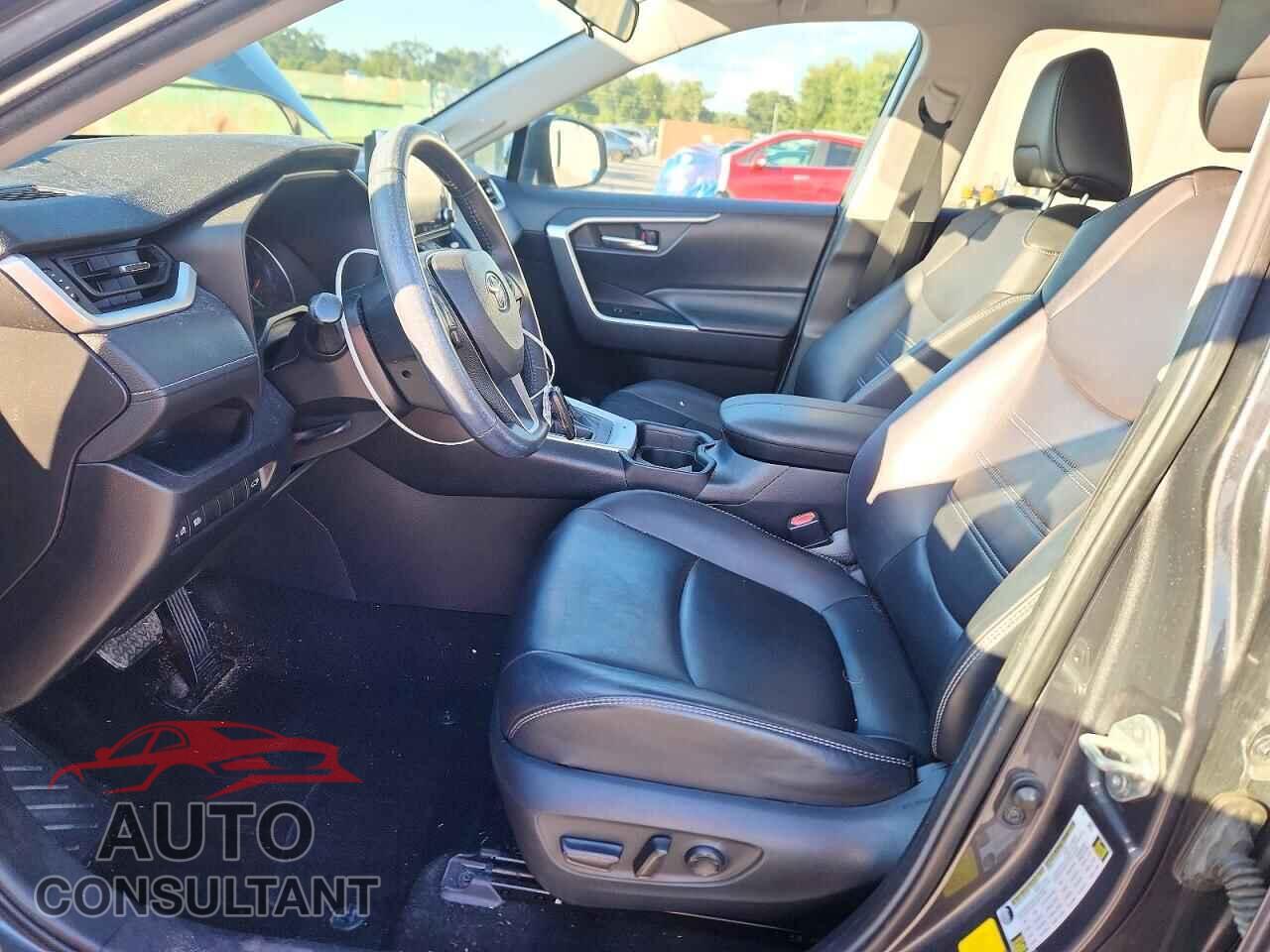 TOYOTA RAV4 2019 - 2T3C1RFV2KW007712