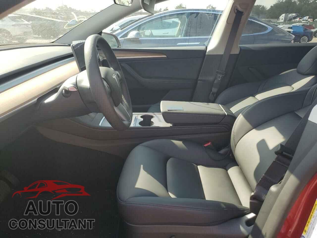 TESLA MODEL Y 2024 - 7SAYGDEE2RA239719