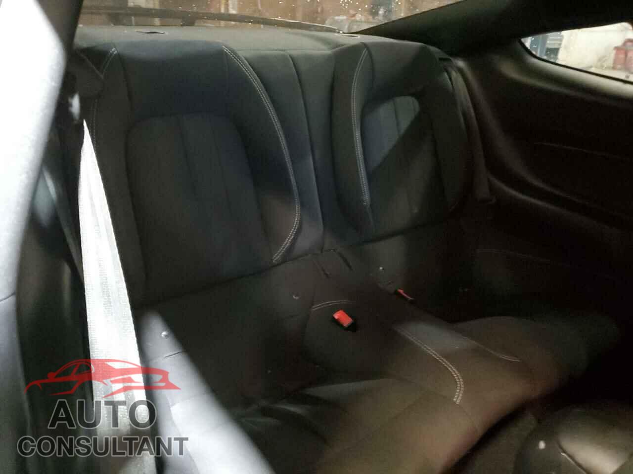 FORD MUSTANG 2019 - 1FA6P8CF5K5204048