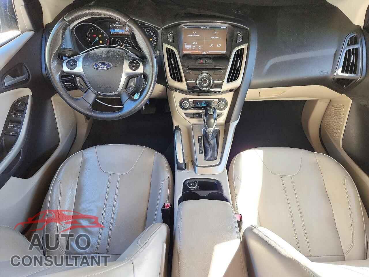 FORD FOCUS 2012 - 1FAHP3M21CL270343