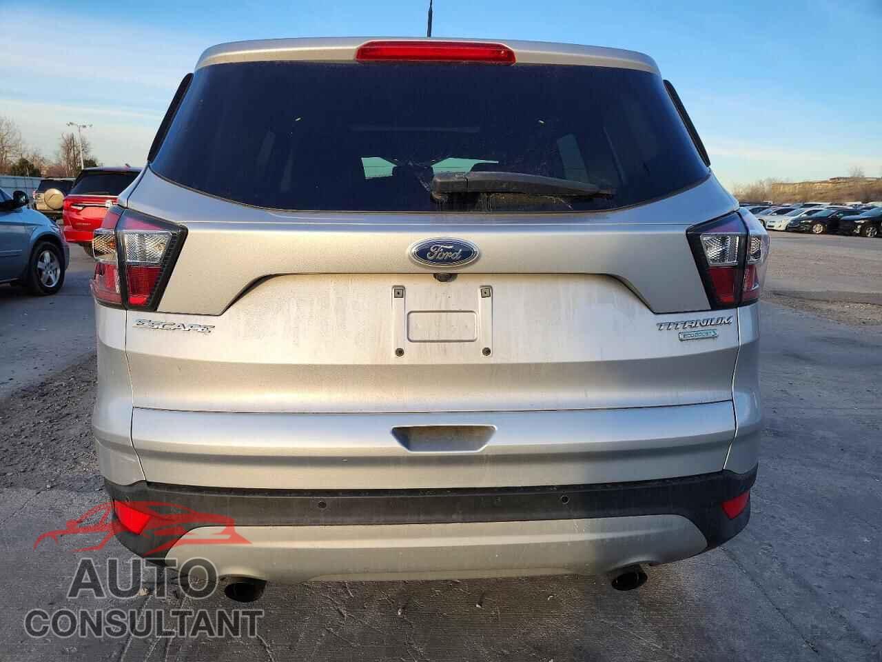 FORD ESCAPE 2017 - 1FMCU0JD0HUB14258