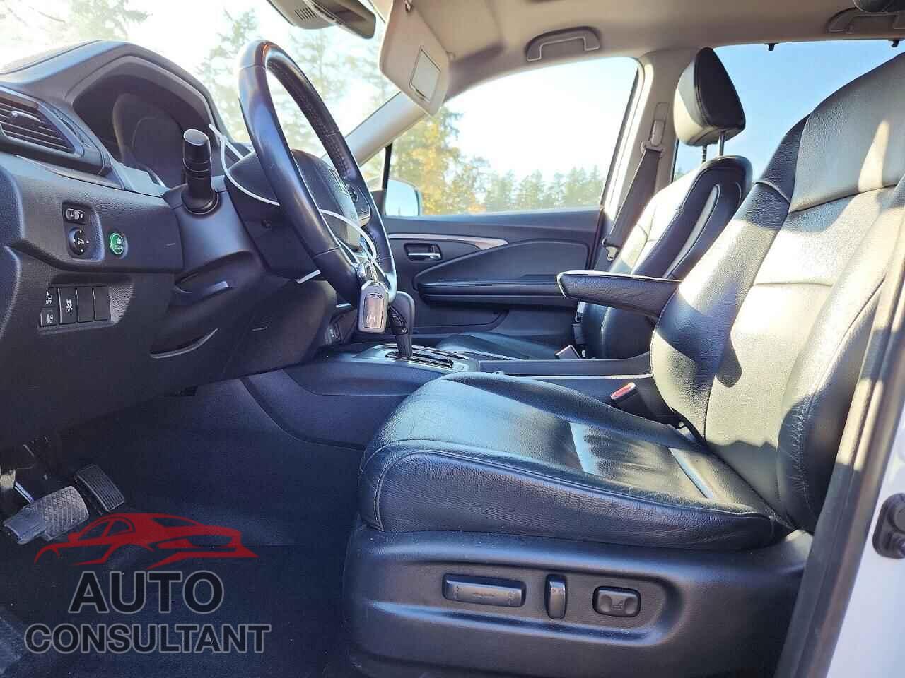 HONDA PILOT 2020 - 5FNYF6H56LB025446