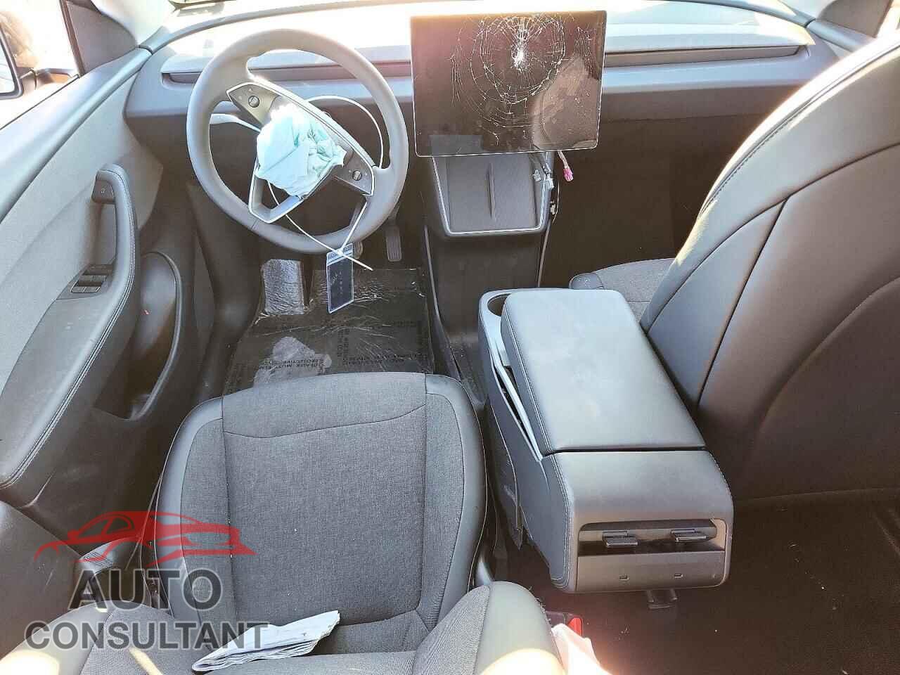 TESLA MODEL Y 2026 - 7SAYGDEDXTA591946
