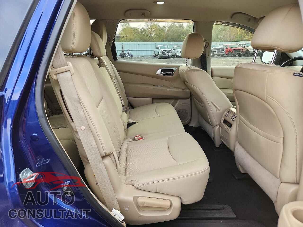 NISSAN PATHFINDER 2017 - 5N1DR2MM8HC902577