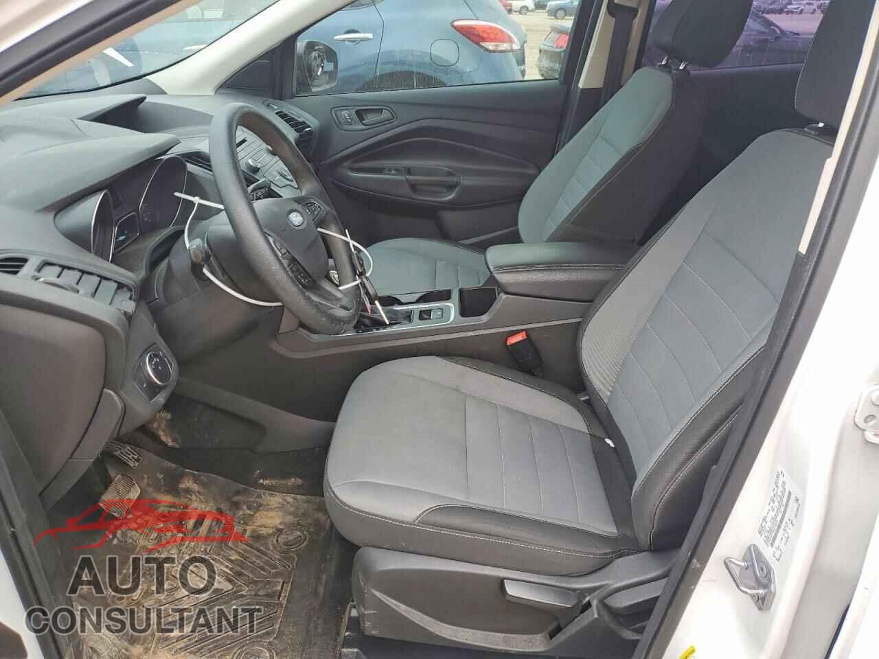 FORD ESCAPE 2017 - 1FMCU0F75HUD16516