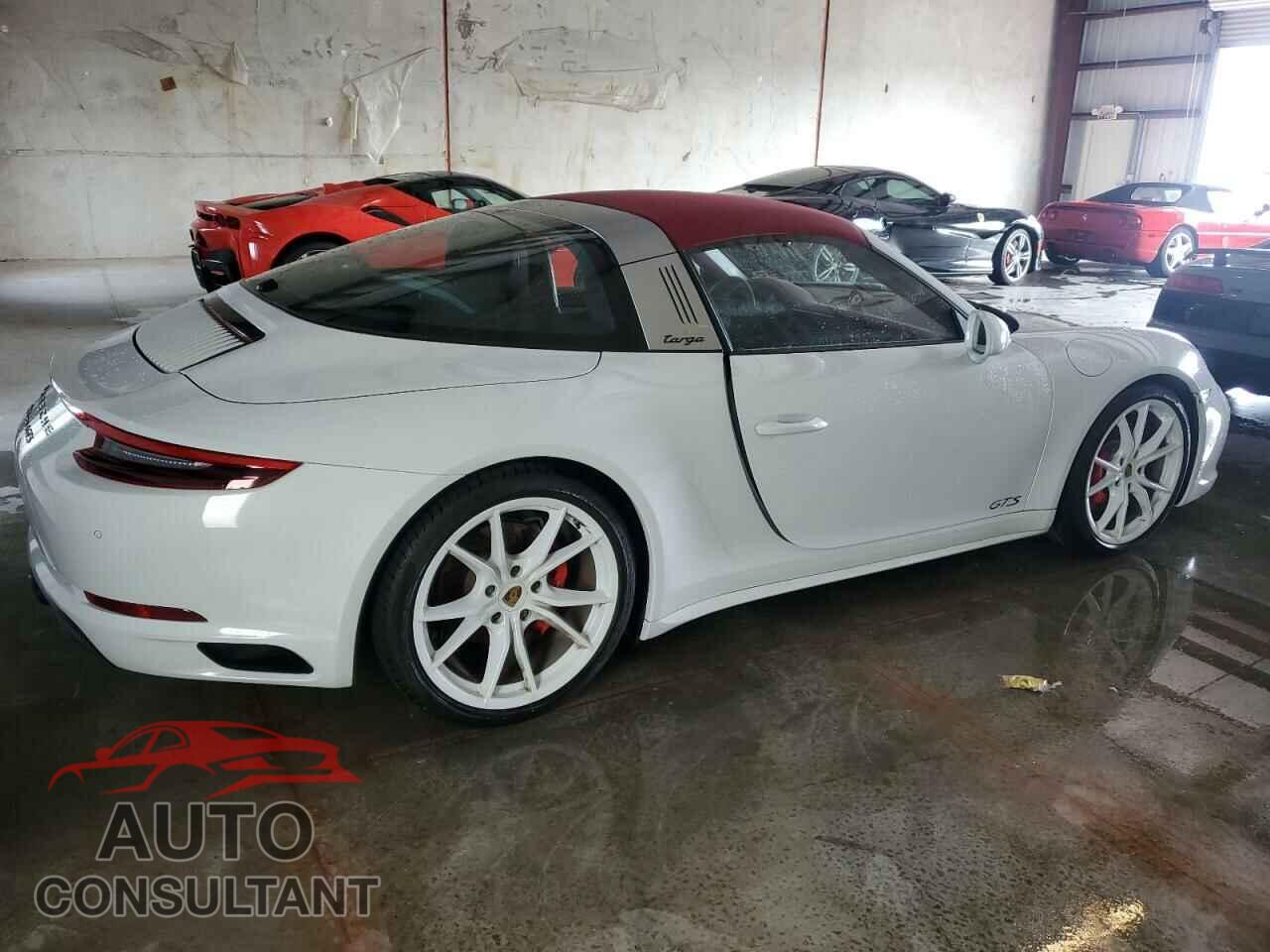 PORSCHE 911 2018 - WP0BB2A92JS134509