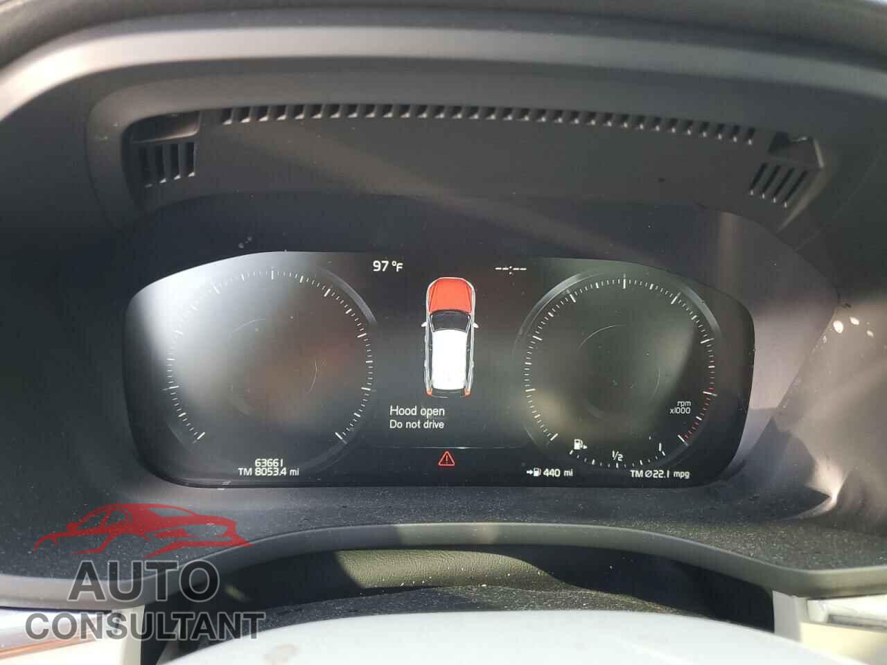 VOLVO XC60 2018 - LYV102RL1JB083570